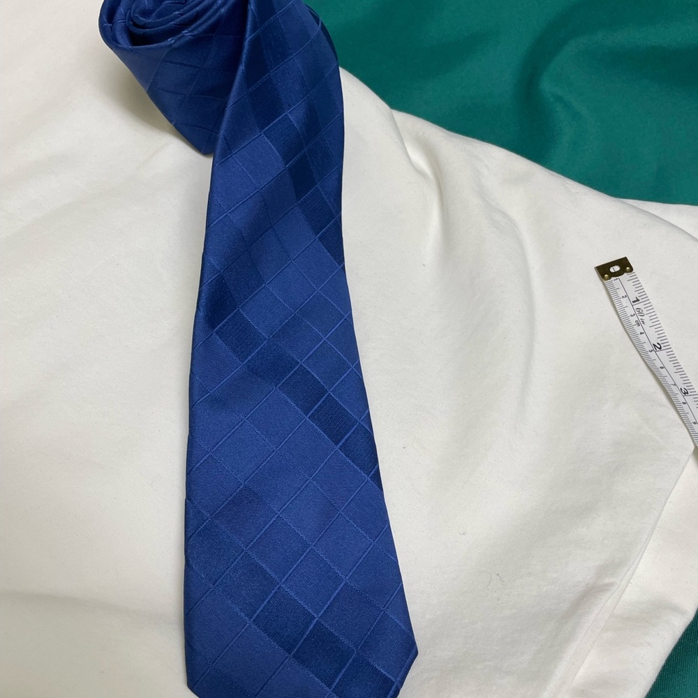 Van Heusen Royal Blue Diamond Pattern Tie